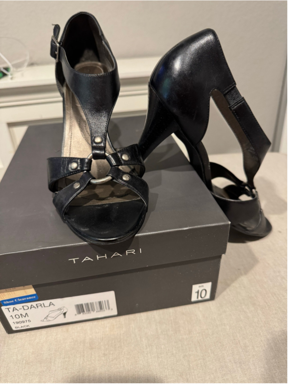 Women's Tahari Black Silver T-Strap Heeled Sandals Size 10